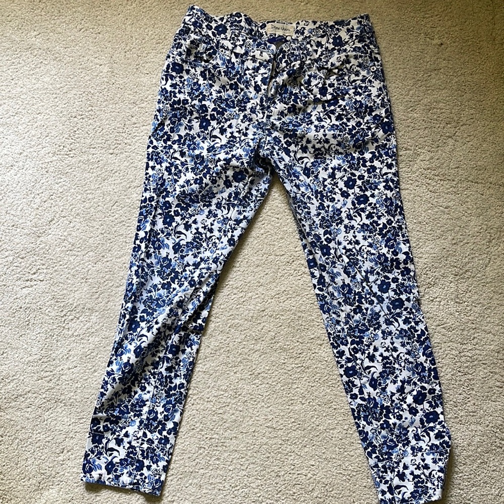 Floral Blue Women's Capris